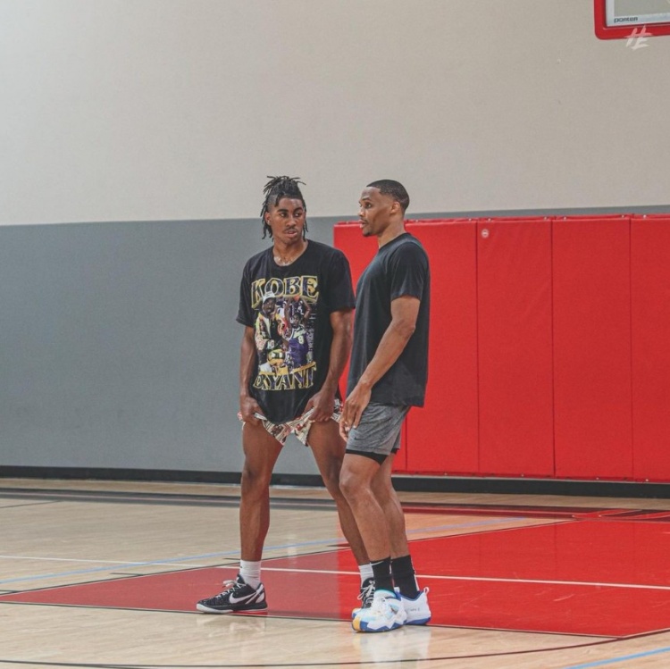 巴西上一次落位世界杯C组是2002年，近两届冠军都出自C组（巴西上次被分入世界杯C组还是2002年，最近两届的冠军皆出自C组）