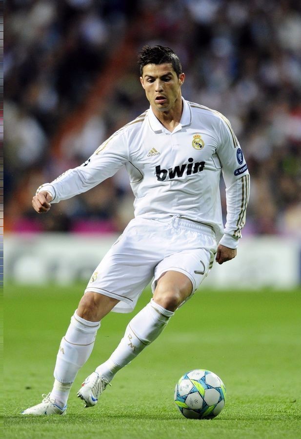 东体：国足海外拉练或选阿联酋，存在与一些球队约球的可能（东体：国足海外备战或赴阿联酋，可能与部分球队约战）