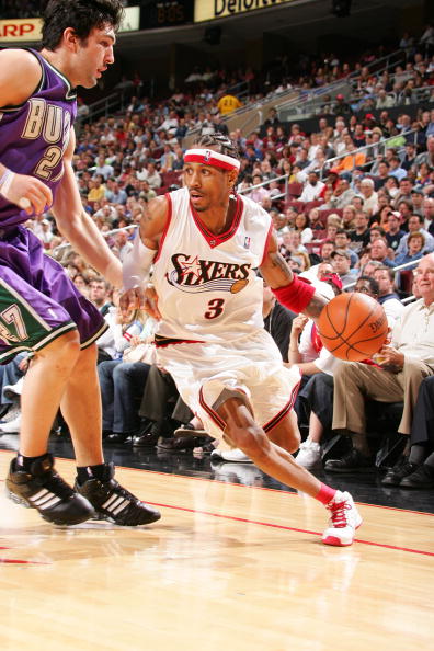 亚冠生死战！布里兰主场绞杀江原FC，8球神锋破局（亚冠生死局！布里兰主场强压江原FC，8球锋霸一锤定音）