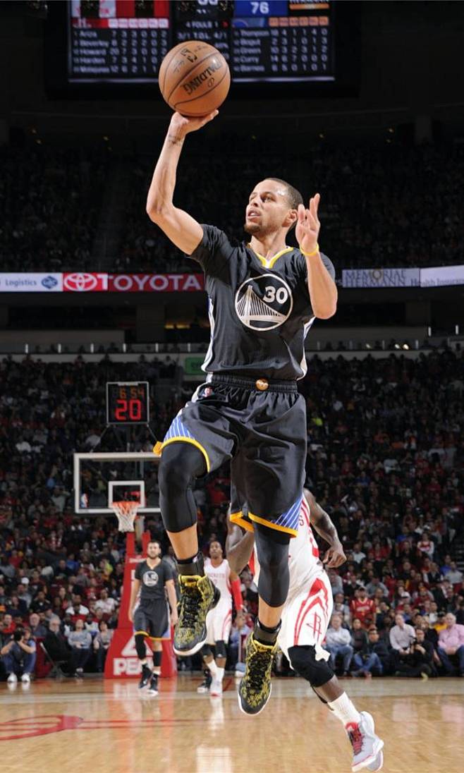 囧叔向裁判施压后染红，罗基：容忍这种行为问题会越来越严重（阿莱格里向裁判施压遭驱逐，罗基：若继续容忍，问题只会恶化）