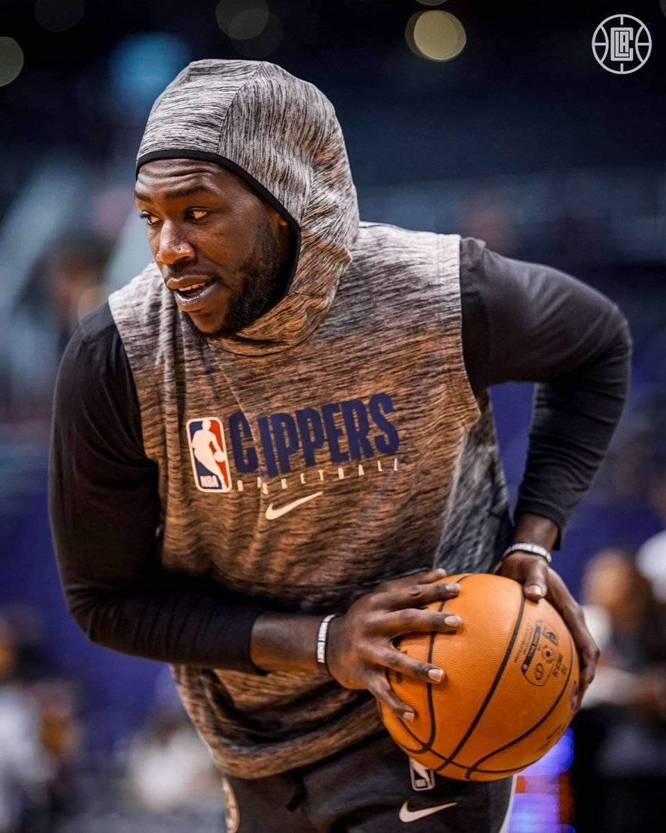 阿尔巴尼亚中场：比赛70分钟内，我们与英格兰的水平不相上下（阿尔巴尼亚中场：前70分钟我们与英格兰势均力敌）