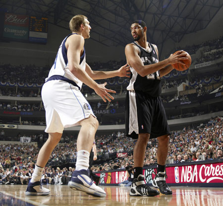 约基奇的CBA队友？场均26分7板，离开掘金，兑现白色的死神天赋！（约基奇前队友征战CBA？场均26分7篮板，告别掘金后释放白色死神天赋！）