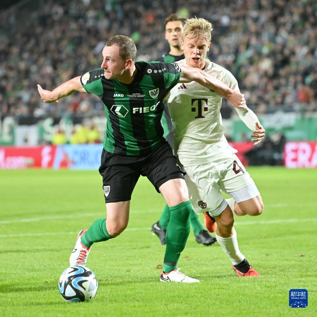 布克：我们和湖人还算不上宿敌，得在季后赛有交手经历才算（布克：我们与湖人还谈不上宿敌，需在季后赛相遇才算）