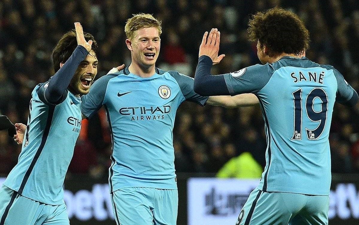 巴西甲战报：阿尔贝托双响，德佩建功，科林蒂安3-1圣保罗（巴甲快讯：阿尔贝托梅开二度，德佩破门，科林蒂安3-1力克圣保罗）