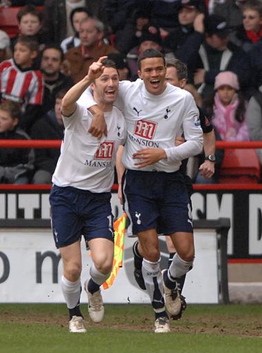 毕尔巴鄂竞技对阵马德里竞技：西甲第15轮巅峰对决，谁能笑到最后？（西甲第15轮焦点之战：毕尔巴鄂竞技VS马德里竞技，鹿死谁手？）