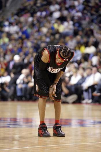 他的停球是教科书级别（他的停球堪称教科书范例）