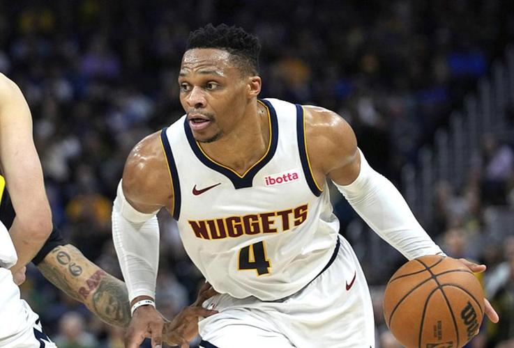 广东大胜广州：萨姆纳首秀伤退徐昕6中6 奎因29+6+7+5+6三分（广东轻取广州：萨姆纳首秀伤退，徐昕6投6中，奎因29分6板7助5抢断命中6记三分）