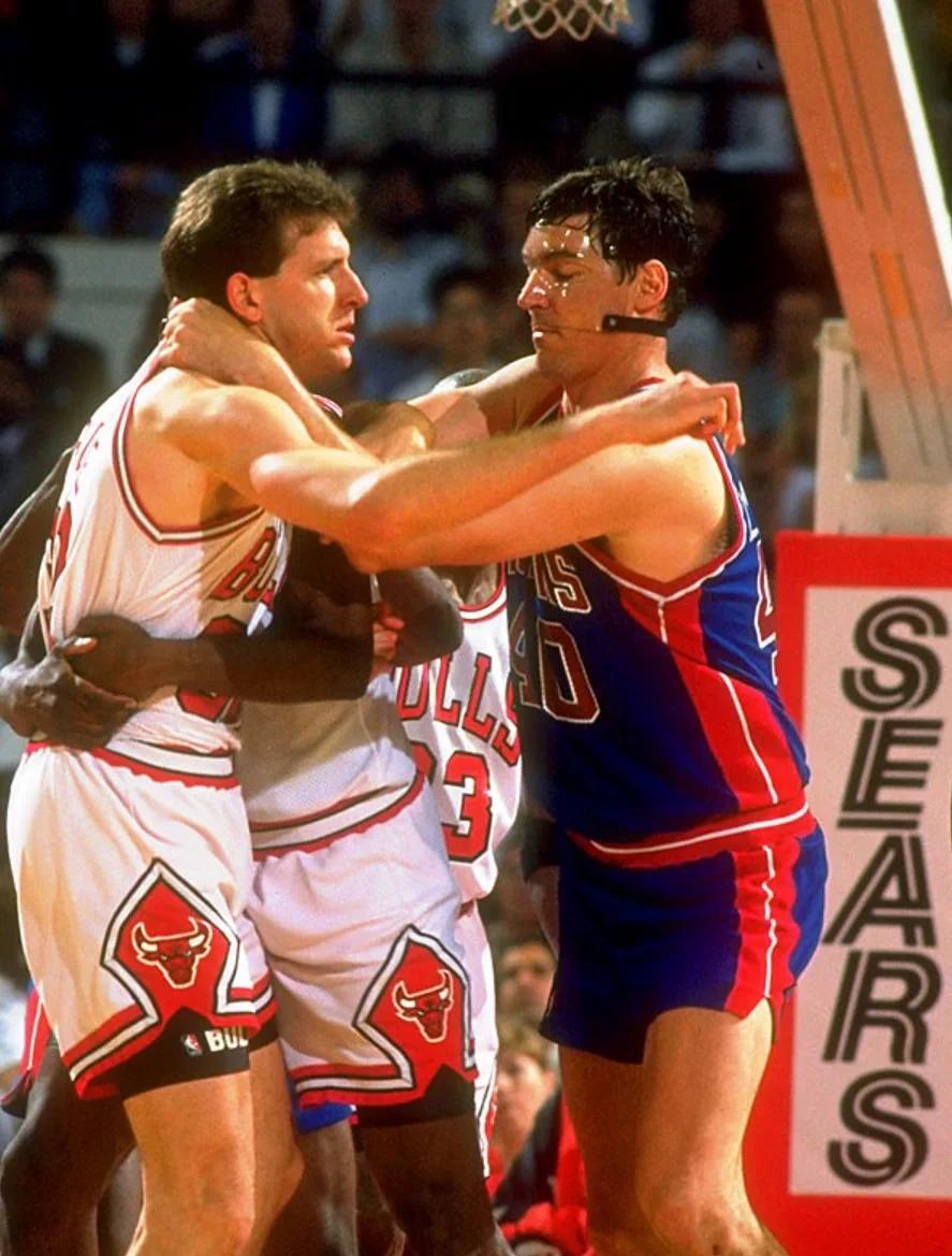 回购价2300万欧，记者：国米预计会在明夏买回小斯坦科维奇（记者：国米预计明夏以2300万欧回购小斯坦科维奇）