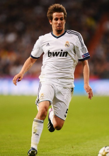 替补门将关键扑救，稳定球队防线（替补门将奉献关键扑救，稳住球队后防）