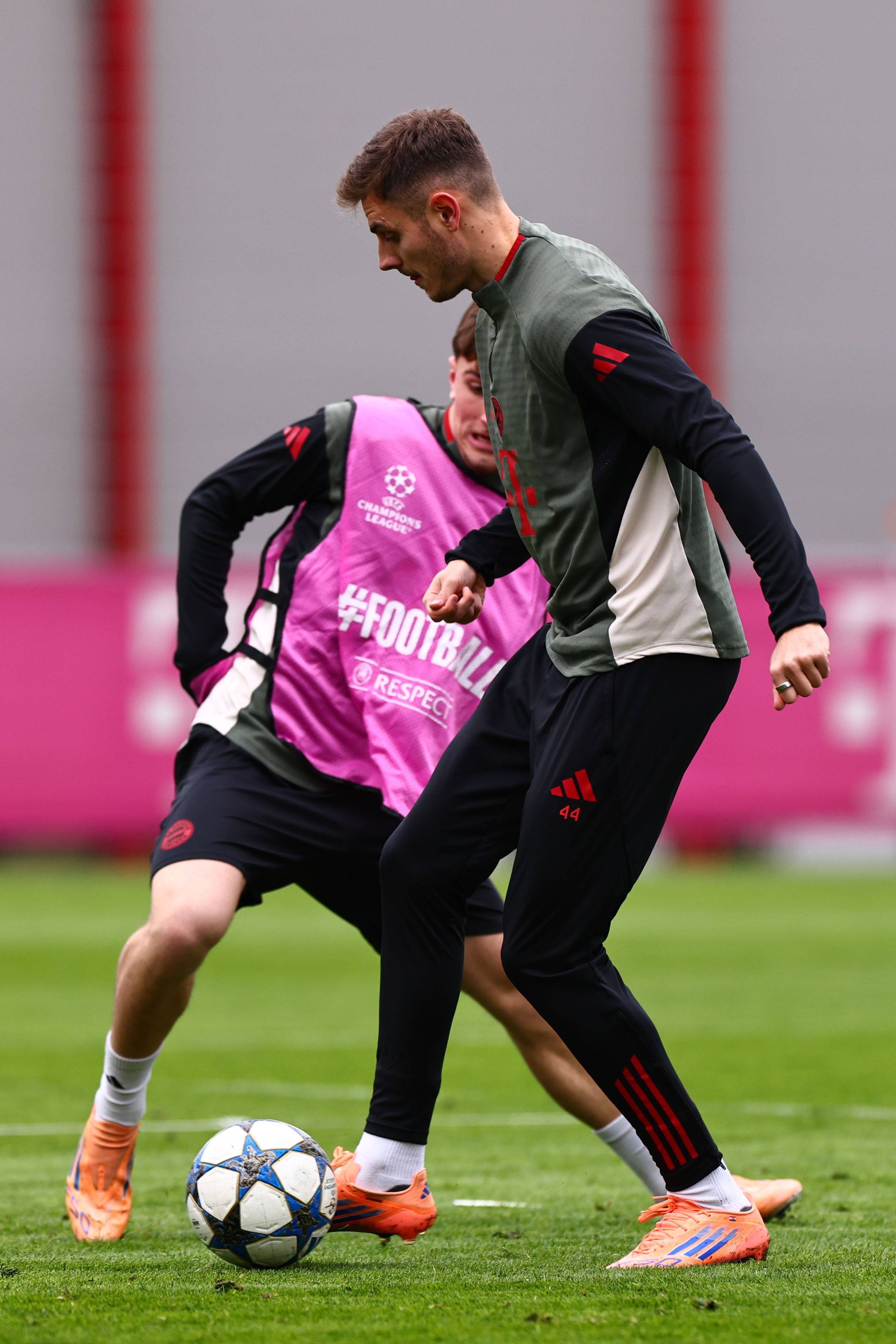 大卫·席尔瓦揭秘：为何未能身披巴萨战袍，曼城才是他职业生涯的最佳选择（大卫·席尔瓦坦言：与巴萨擦肩的原因，加盟曼城是我生涯最佳选择）