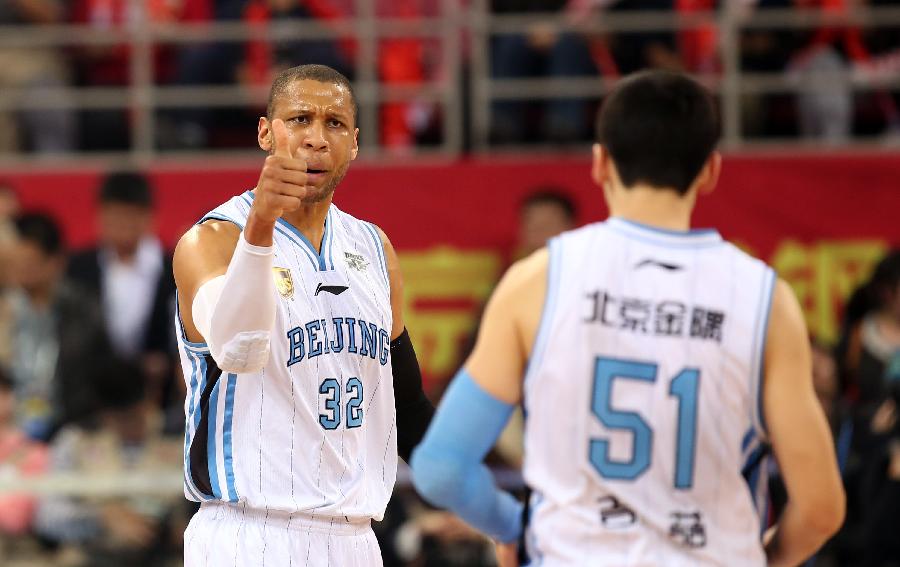 李梦告別WCBA，加盟新联赛年薪近千万（李梦离开WCBA，转战新联赛，年薪逼近千万）