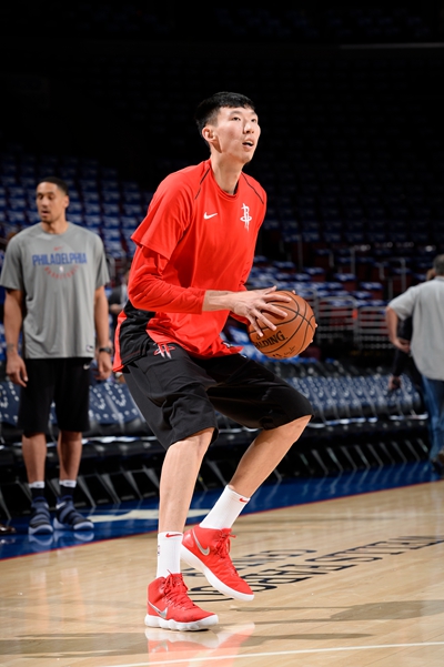 王钰栋新经纪公司：曾代理莱万、拜尔，旗下球员多在德国、瑞士踢球（王钰栋签约新经纪公司：曾代理莱万、拜尔，客户多在德国与瑞士联赛效力）