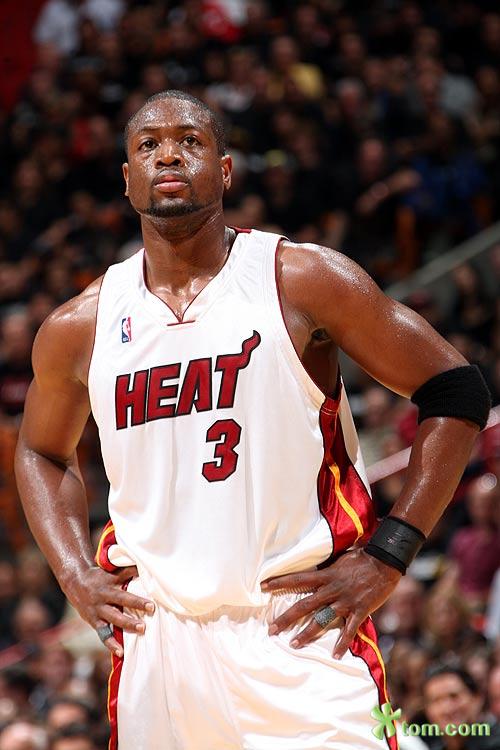 博努奇：小基耶萨可能踢附加赛；球员明白穿意大利球衣的责任（博努奇：小基耶萨有望出战附加赛，球员深知披上意大利战袍的责任）