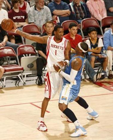 文班追身三分正中靶心，展现顶级射手风采（文班命中追身三分，尽显顶级射手本色）