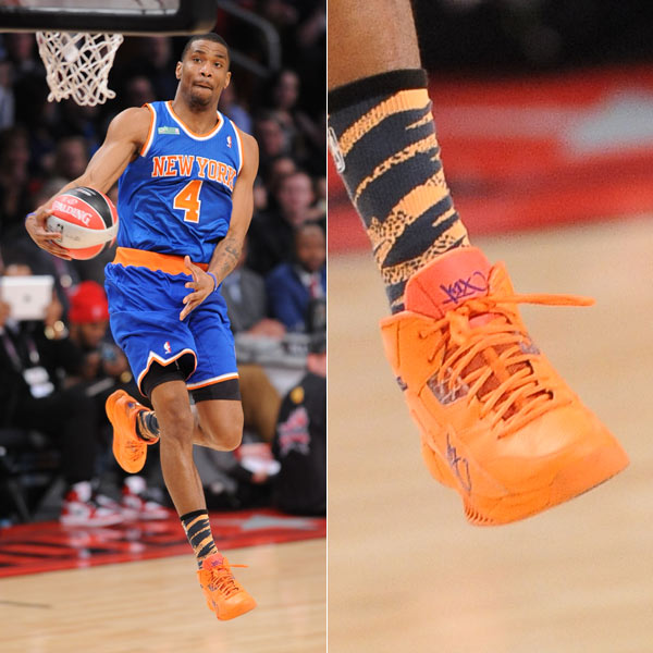 近8次代表西班牙出战正式比赛，奥亚萨瓦尔贡献7球6助攻（奥亚萨瓦尔近8场代表西班牙出战，斩获7球6助攻）