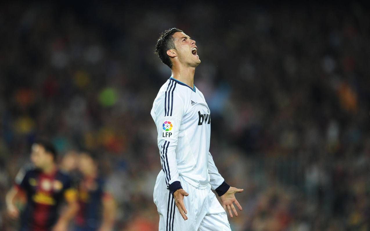 杜兰特篮下强打稳定胜局（杜兰特内线统治锁定胜局）