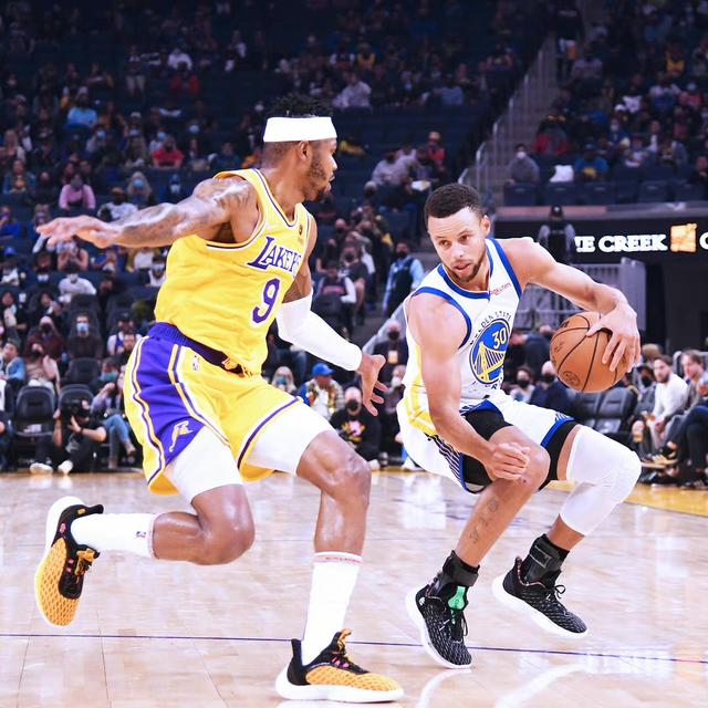 王钰栋新经纪公司：曾代理莱万、拜尔，旗下球员多在德国、瑞士踢球（王钰栋签约新经纪公司：曾服务莱万、拜尔，客户多征战德瑞联赛）