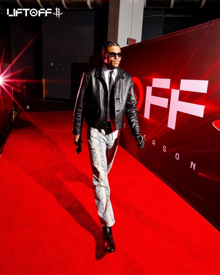 周琦的全面表现：9中5高效得分（周琦全能发挥：9投5中高效输出）