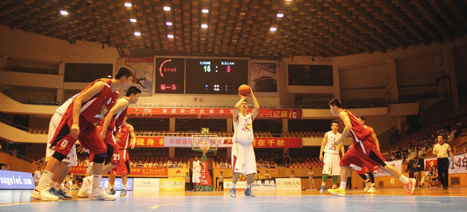 一日意甲最新动态：米兰双雄力挺新人，迈尼昂拒绝加盟蓝黑军团（意甲今日速递：米兰双雄扶持新人，迈尼昂拒投蓝黑军团）