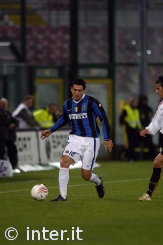 2025非洲足球先生最终入围名单：阿什拉夫、萨拉赫、奥斯梅恩（阿什拉夫、萨拉赫、奥斯梅恩入选2025非洲足球先生最终候选名单）