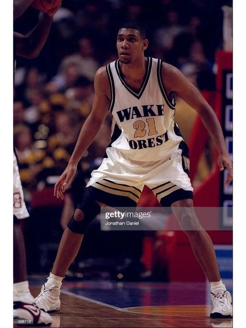 六台：拉莫斯倾向回欧洲踢球，以便世界杯前重回西班牙队（六台：拉莫斯倾向重返欧洲，为世界杯前重回西班牙队铺路）